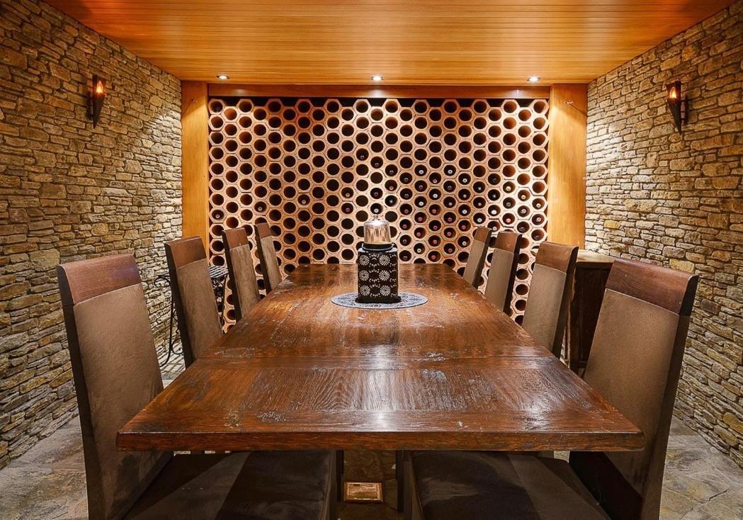 Horotane Luxurious Mansion *